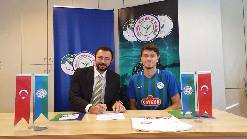 Ç.Rizespor Seyfettin Anıl Yaşar’a imza attırdı