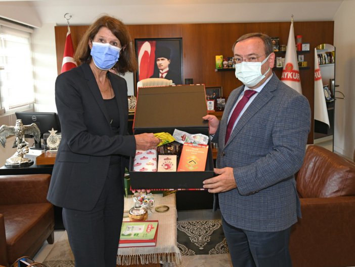 Hollanda Büyük Elcisi Çaykur’u Ziyaret Etti