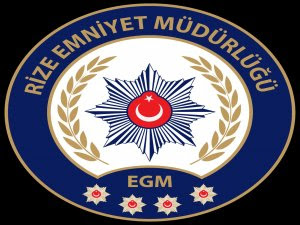 Rize emniyeti kuş uçurmuyor şüpheli araçta  8 el yapımı tabanca