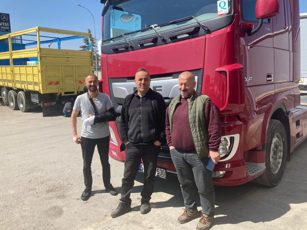 Konya’da Rizeli tır şoförü kaza yaptı yaralılar var