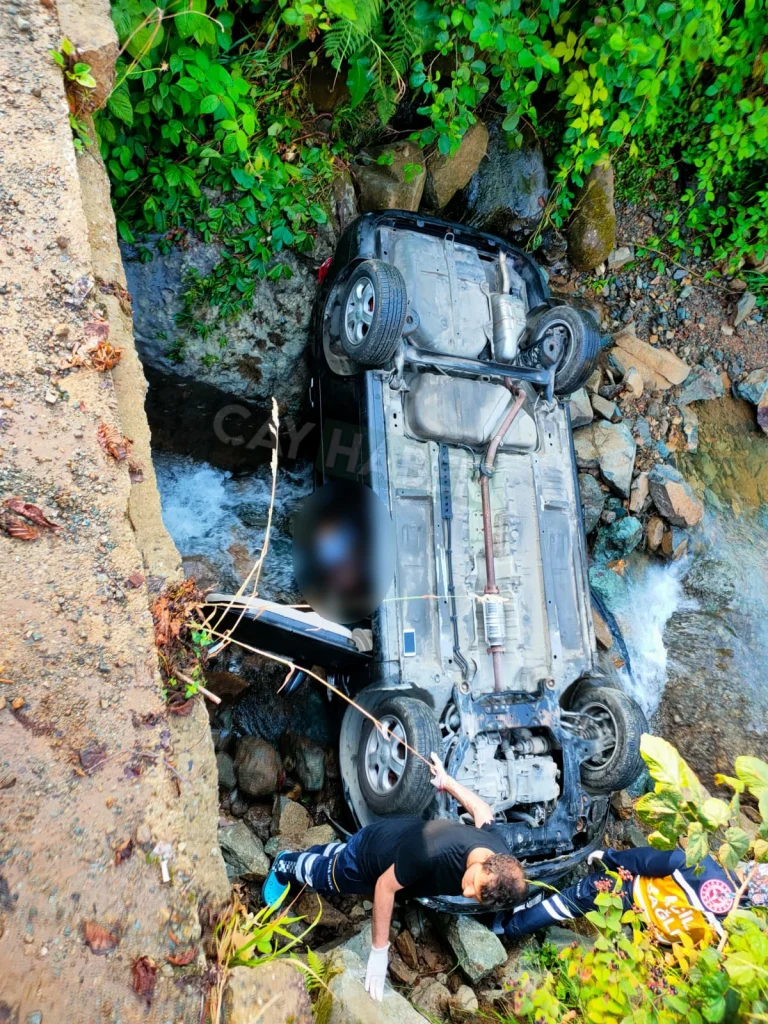 Çayeli’nde akşamki kaza sabah fark edildi ölü ve yaralı var