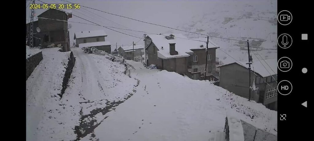 Rize sahilindeki soğuğun sesi yüksek kesmelerden geldi