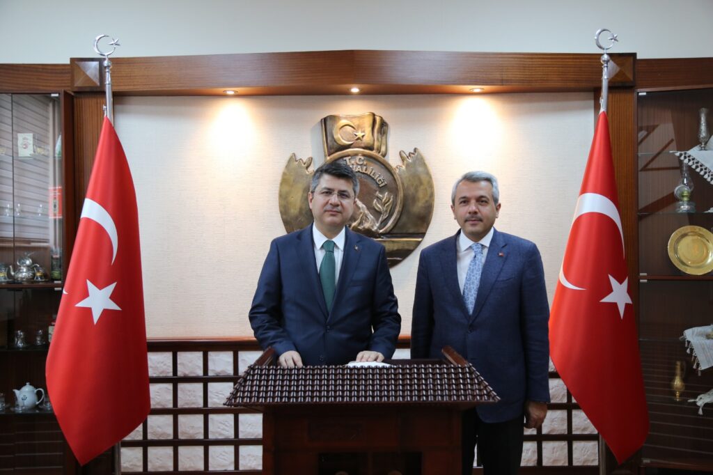 Bakan Yardımcısından Rize  Valisine  Ziyaret