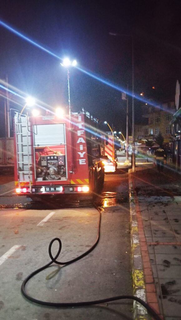 Rize Derepazarı’nda Pide Salonunda Yangın