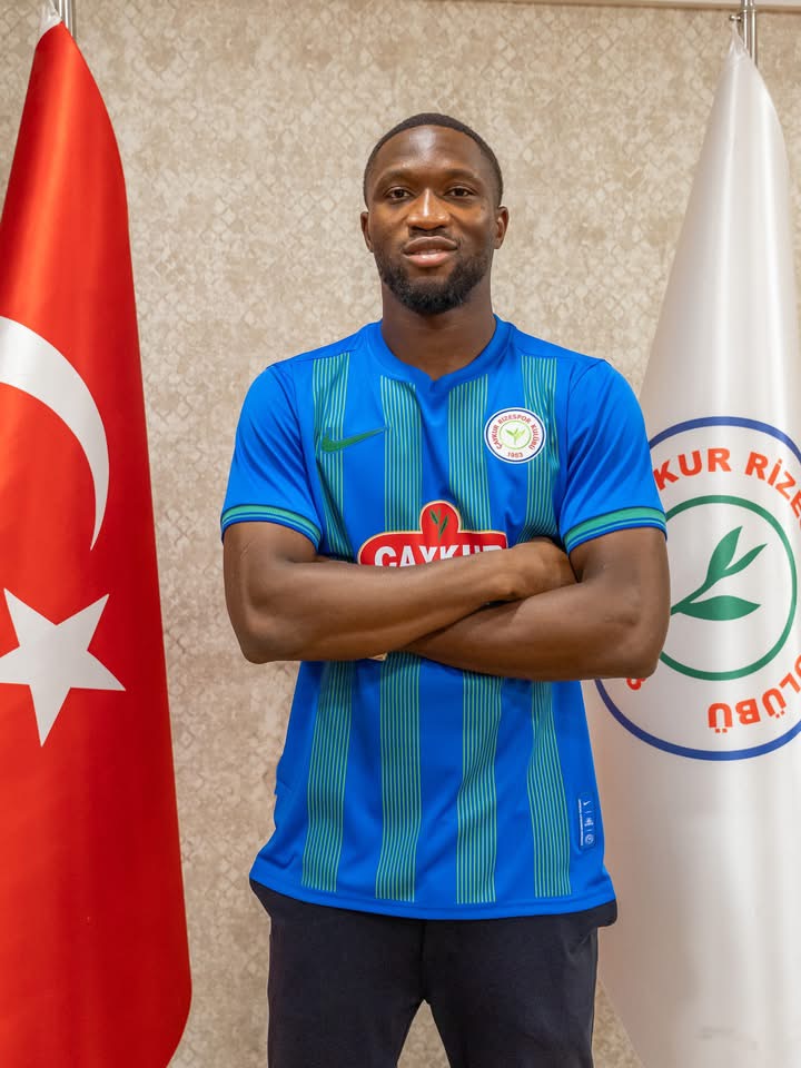 Ç.Rizespor’da resmi imza