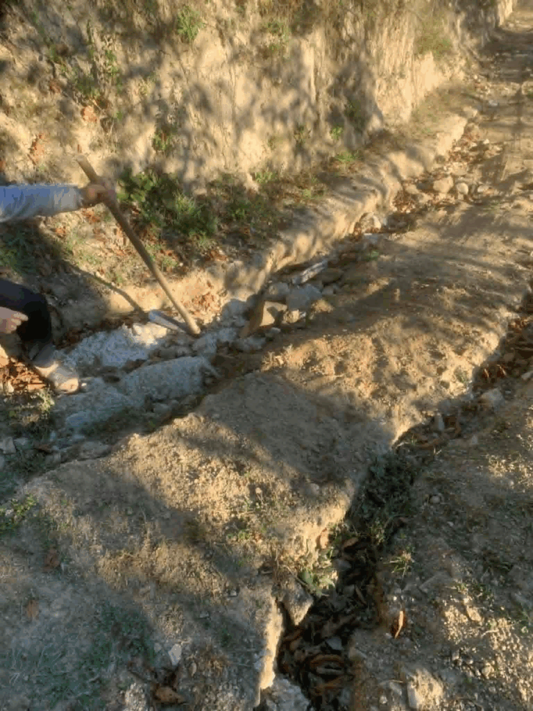 İkizdere’de Vatandaşlar Kazma Kürekle Yol Yapılıyor