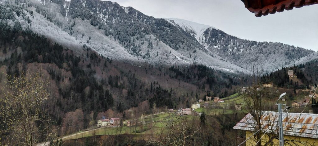 Rize’nin Yüksek Kesimlerinde Kar Ben Buradayım Dedi