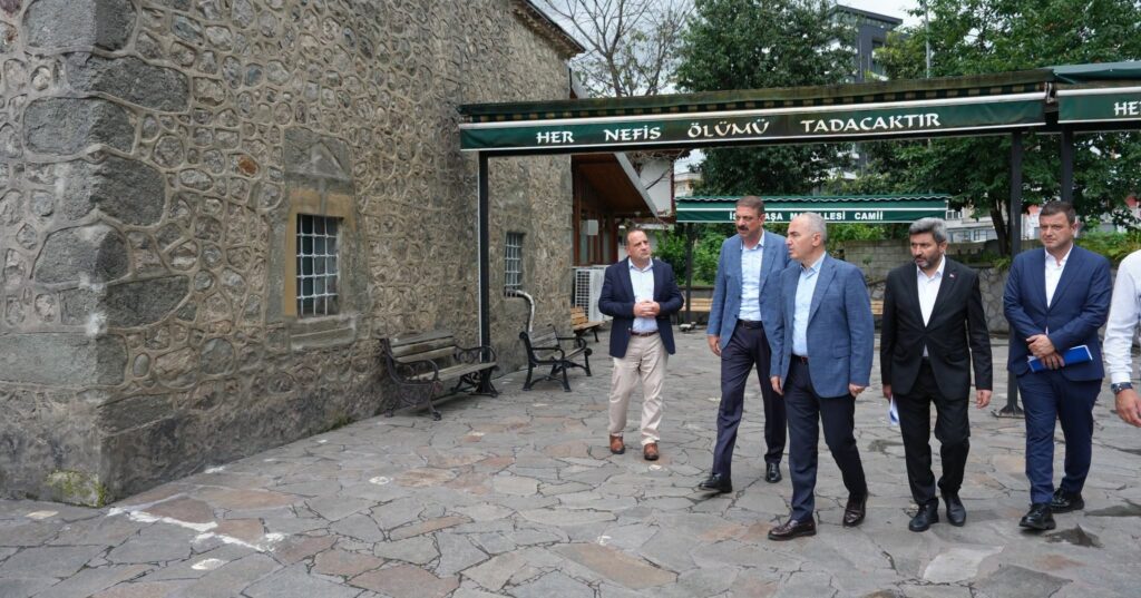 Rize’deki tarihi camilerde bakım onarım çalışmaları