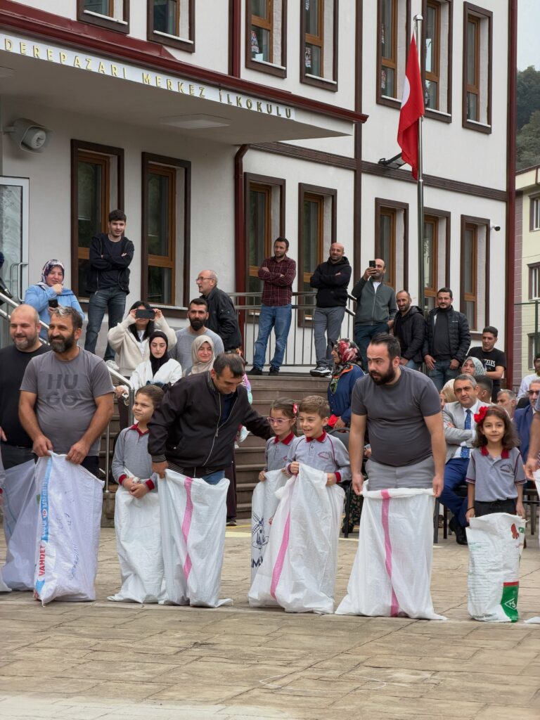 Derepazarı Merkez İlkokulu’nda “Baba Eli” Projesi